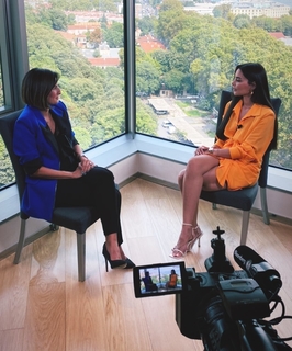 Hazal Filiz Küçükköse feet photo 11