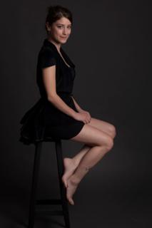 Hazal Kaya feet photo thumbnail