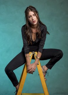 Hazal Kaya feet photo thumbnail