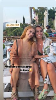 Hazal Kaya feet photo thumbnail