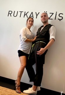 Hazal Kaya feet photo thumbnail