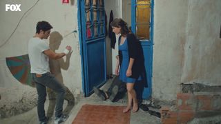 Hazal Kaya feet photo thumbnail