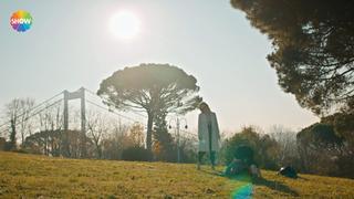 Hazal Subasi feet photo thumbnail