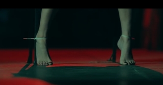 Hazal Subasi feet photo thumbnail