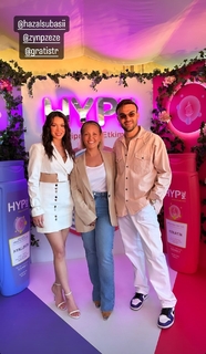 Hazal Subasi feet photo thumbnail