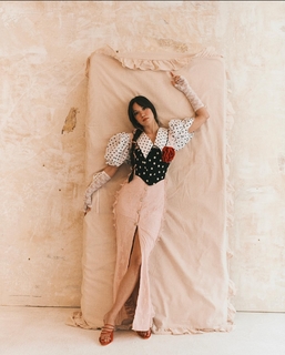 Hazal Subasi feet photo thumbnail