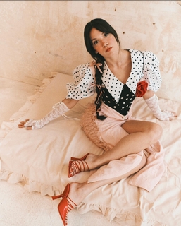 Hazal Subasi feet photo thumbnail