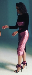 Hazar Ergüclü feet photo thumbnail