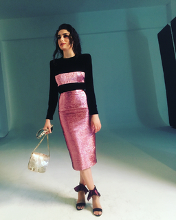 Hazar Ergüclü feet photo thumbnail