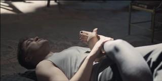 Hazar Ergüclü feet photo thumbnail