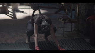 Hazar Ergüclü feet photo thumbnail