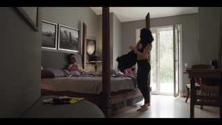 Hazar Ergüclü feet photo thumbnail