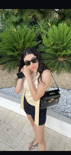 Hazar Ergüclü feet photo thumbnail