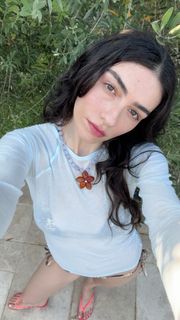 Hazar Ergüclü feet photo 11