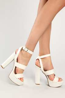Hazel Graye feet photo 11
