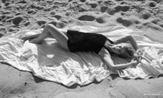 Heather Elizabeth Morris feet photo thumbnail