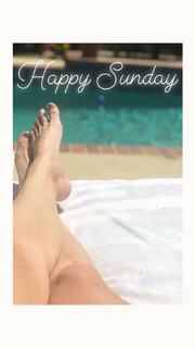 Heather Elizabeth Morris feet photo thumbnail