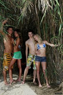 Heather Elizabeth Morris feet photo thumbnail