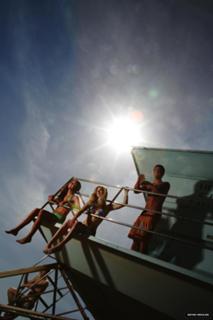 Heather Elizabeth Morris feet photo thumbnail