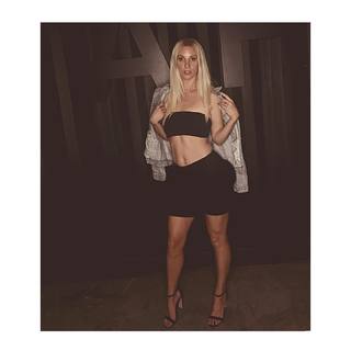 Heather Elizabeth Morris feet photo thumbnail