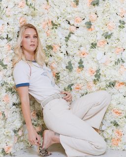 Heather Elizabeth Morris feet photo thumbnail