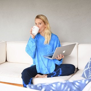 Heather Elizabeth Morris feet photo thumbnail