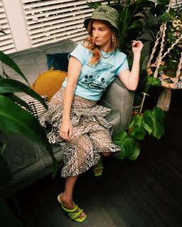 Heather Elizabeth Morris feet photo thumbnail