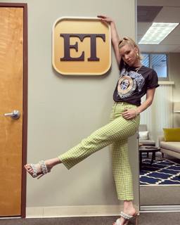 Heather Elizabeth Morris feet photo thumbnail