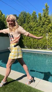 Heather Elizabeth Morris feet photo thumbnail
