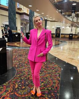 Heather Elizabeth Morris feet photo thumbnail