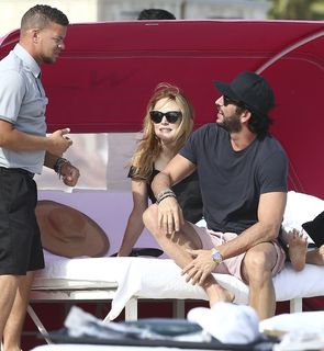 Heather Graham feet photo thumbnail
