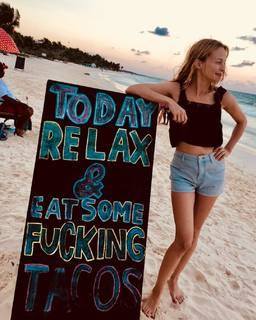 Heather Graham feet photo thumbnail