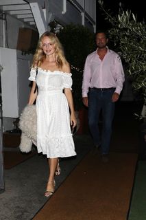 Heather Graham feet photo thumbnail