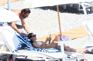 Heather Graham feet photo thumbnail