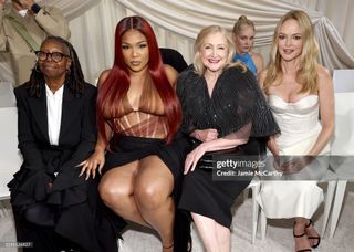 Heather Graham feet photo thumbnail