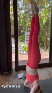 Heather Graham feet photo 15