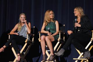 Heather Graham feet photo thumbnail