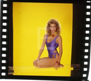 Heather Locklear feet photo thumbnail