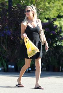 Heather Locklear feet photo thumbnail