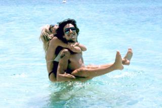 Heather Locklear feet photo thumbnail