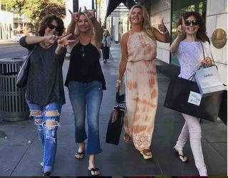 Heather Locklear feet photo thumbnail