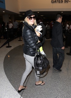 Heather Locklear feet photo thumbnail