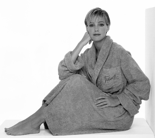 Heather Locklear feet photo thumbnail