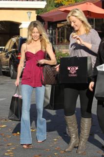 Heather Locklear feet photo thumbnail