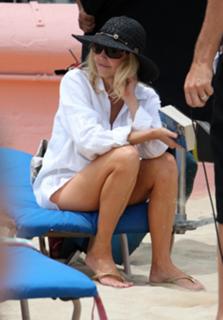 Heather Locklear feet photo thumbnail