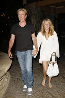Heather Locklear feet photo thumbnail