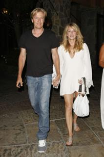 Heather Locklear feet photo thumbnail