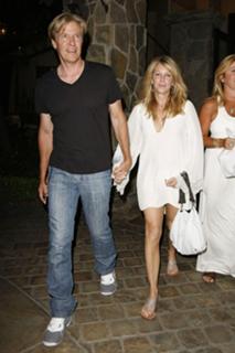 Heather Locklear feet photo thumbnail