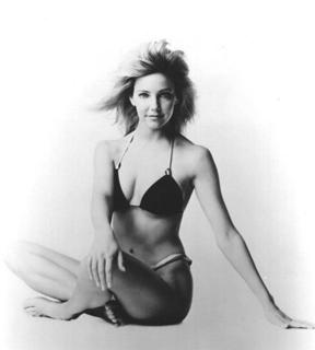 Heather Locklear feet photo thumbnail
