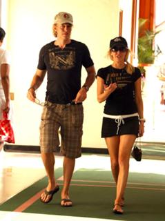 Heather Locklear feet photo thumbnail
